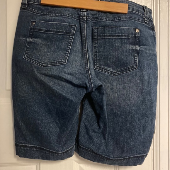 Jean Bermuda shorts - Picture 2 of 3